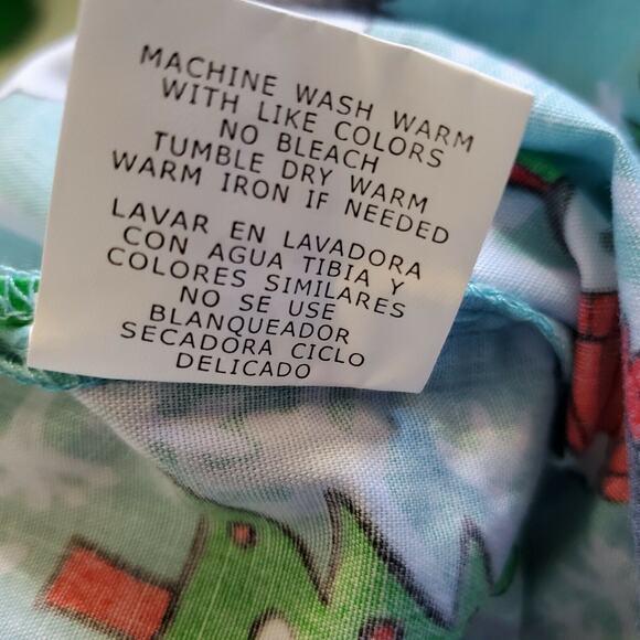 Gabby Brooke Holiday Winter Penguin Scrub Top Size S Pockets NEW Blue & Green - Picture 9 of 12